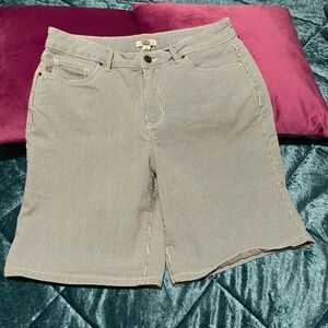 CROFT & BARROW women shorts-Bermuda/ size 12